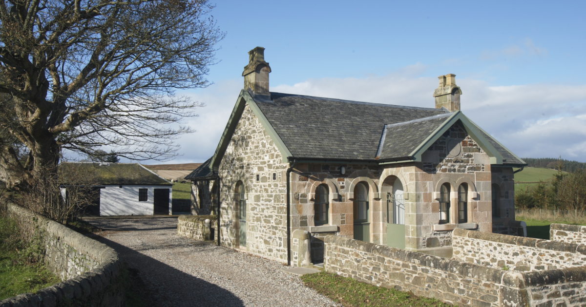 Mount clearance view kennels